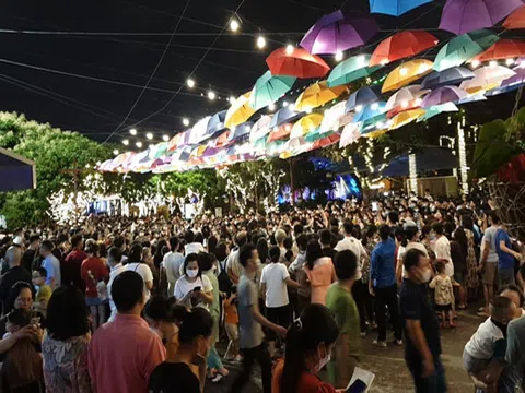 Hà Nội mở lại không gian đi bộ phố Trịnh Công Sơn