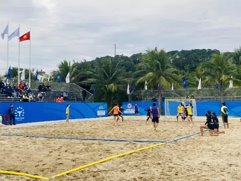 Xác định được các đội vào vòng bán kết môn Bóng ném bãi biển