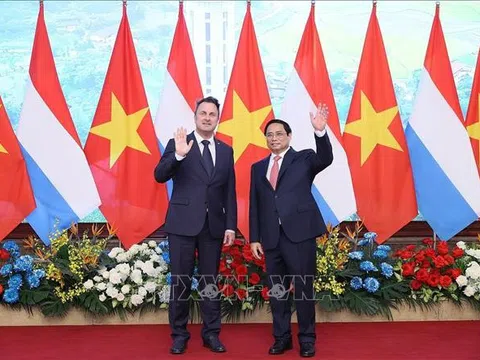 Thủ tướng Luxembourg Xavier Bettel kết thúc chuyến thăm chính thức Việt Nam