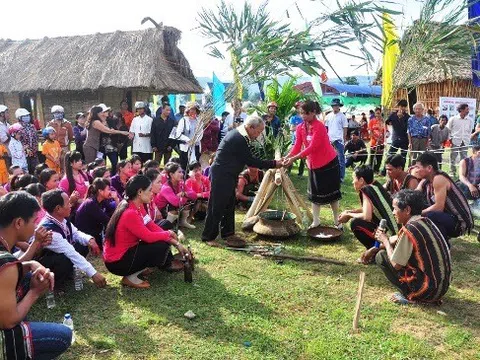 Tháng 6 vui "Ngày hội gia đình" tại Làng Văn hóa - Du lịch các dân tộc Việt Nam