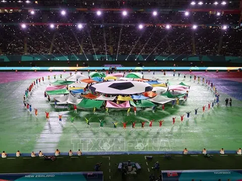 Sắc màu nghệ thuật và đam mê bóng đá tại lễ khai mạc Vòng chung kết World Cup nữ