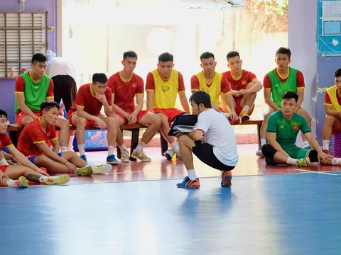 Futsal Việt Nam đánh rơi chiến thắng trước Indonesia