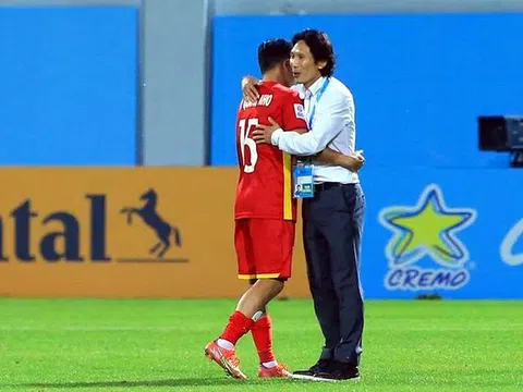 Bóng đá Việt Nam: Huấn luyện viên Gong Oh-kyun đâu thiếu việc để làm 