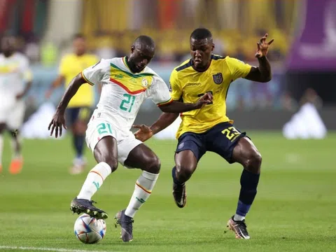 Bảng A > Senegal 2-1 Ecuador: Đoạn kết nghiệt ngã của Valencia