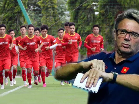 SEA Games 32: Huấn luyện viên Troussier nhận chỉ tiêu vào chung kết