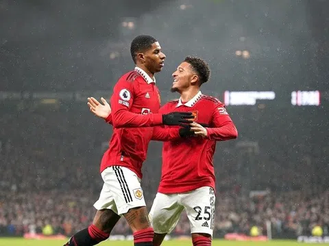 Đá bù Vòng 25 Premier League 2022-2023 > Manchester United 1-0 Brentford: Rashford đóng vai người hùng