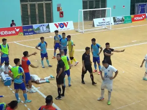 Giải Futsal vô địch quốc gia 2023: Thủ môn bị phạt nguội khiến lãnh đạo câu lạc bộ Sanvinest Khánh Hòa bức xúc