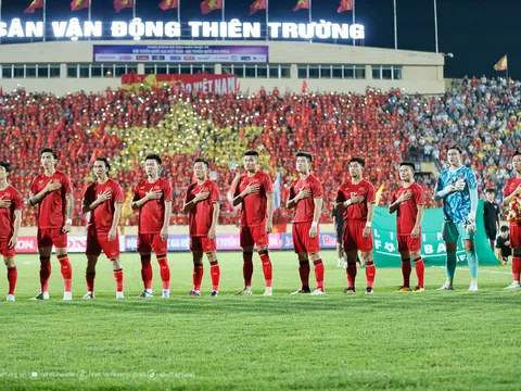Đội tuyển Việt Nam: Huấn luyện viên Philippe Troussier tiếp tục thử nghiệm