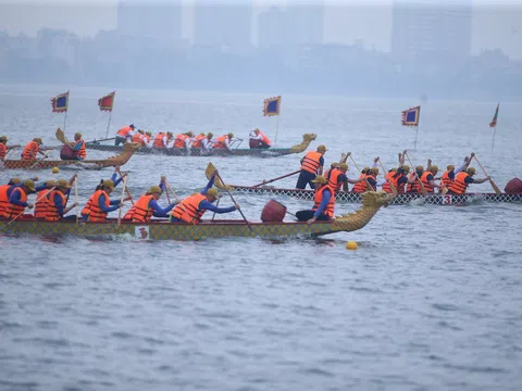 Sôi động giải Bơi chải thuyền Rồng Hà Nội mở rộng năm 2023