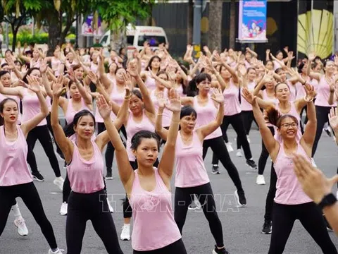 Trên 700 phụ nữ cùng đồng diễn Aerobic ở thành phố Hồ Chí Minh