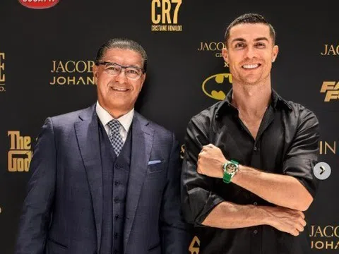 Những chiếc đồng hồ siêu đắt tiền của Ronaldo