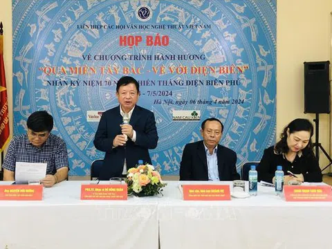 Văn nghệ sỹ hành hương về nguồn "Qua miền Tây Bắc - Về với Điện Biên"