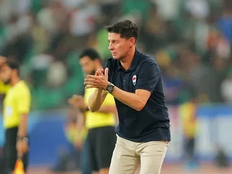 Huấn luyện viên Jesus Casas khen ngợi lối chơi của đội tuyển Việt Nam