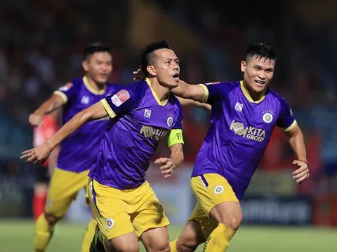 Câu lạc bộ Hà Nội FC nhận thưởng "nóng" sau chiến thắng mừng sinh nhật