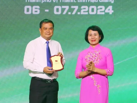 Khai mạc giải Marathon quốc tế “Vietcombank Mekong delta” Hậu Giang năm 2024