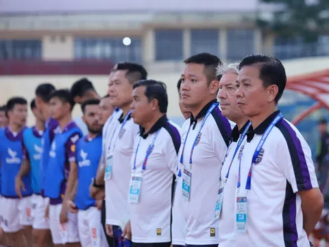 V.League 2024-2025: Thầy nội đang thắng thế