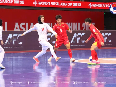 Futsal nữ Việt Nam vào tứ kết giải châu Á 2025