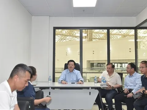 Đẩy nhanh tiến độ thi công gian hàng tại Triển lãm thành tựu Đất nước nhân dịp 80 năm Quốc khánh