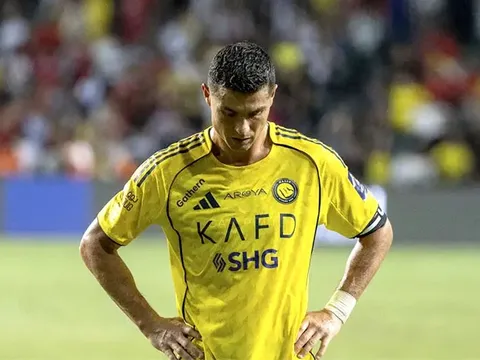 Al Nassr xác nhận Ronaldo chấn thương gân gối, nguy cơ nặng hơn dự kiến