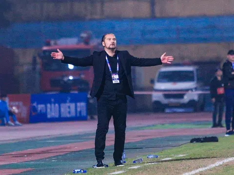 V.League 2023-2024: Khi huấn luyện viên Popov khen trọng tài Việt Nam… giỏi nhất thế giới (!?)