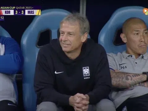 Klinsmann cười gì, thà như Troussier mặt lạnh có hơn không!