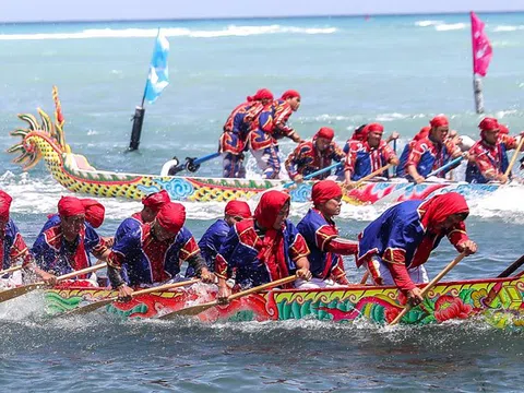 Lễ hội đua thuyền Đà Nẵng - nét đẹp văn hóa trong dịp Tết Nguyên Đán