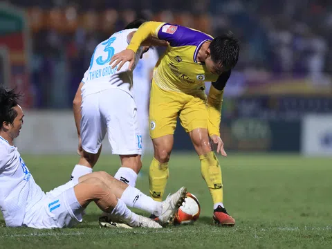 Tuấn Anh đổi áo hay Quy chế cần sửa đổi?