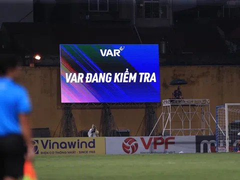 V.League 2024-2024: VAR khó "phủ sóng" vì thiếu trọng tài