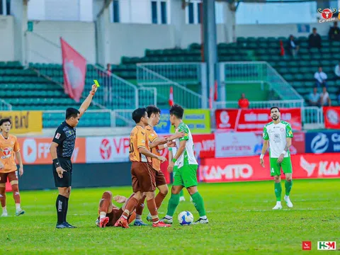 V.League 2024-2025: Chiến binh bốc hỏa, Pleiku Arena nhuốm màu thẻ phạt