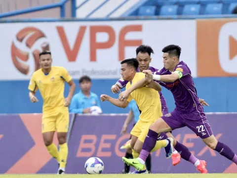 Độc lạ Bình Dương: Bóng Vàng không muốn rời sân