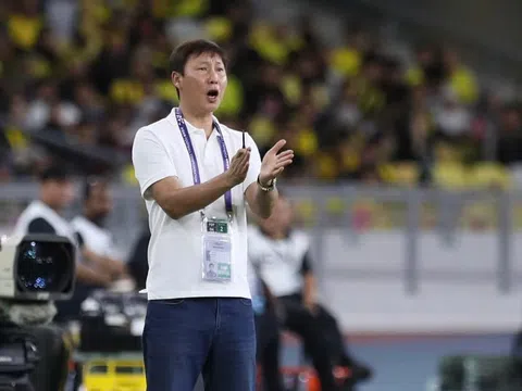 Huấn luyện viên Kim Sang-sik thừa nhận đánh giá sai đối thủ