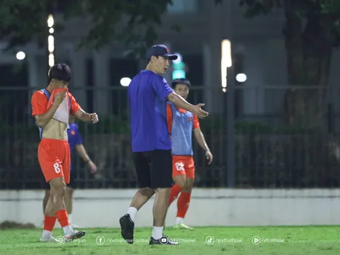 Giải Bóng đá vô địch U23 Đông Nam Á 2025: Huấn luyện viên Kim Sang-sik xem U23 Philippines bắt bài U23 Malaysia