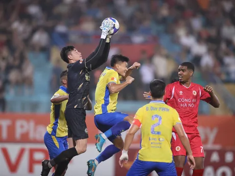 V.League 2025-2026: Huấn luyện viên Makoto Teguramori lo mất ghế
