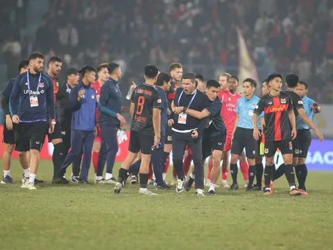 V.League 2025-2026: Mất ngôi đầu, Ninh Bình “quay xe” quyết liệt với trọng tài ngoại