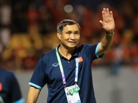 Huấn luyện viên Mai Đức Chung chia tay đội tuyển nữ Việt Nam