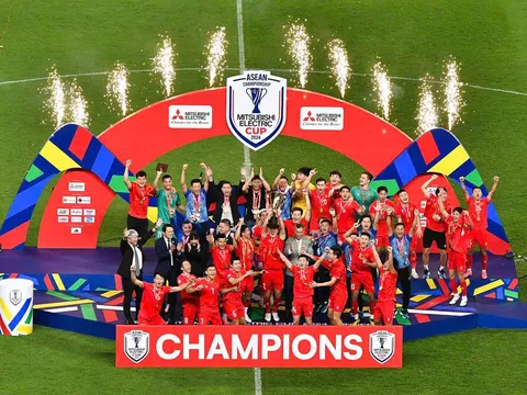 Đội tuyển bóng đá Việt Nam đồng hành cùng thể thao đất nước