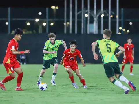 Vòng chung kết U17 châu Á 2026: U17 Việt Nam nhận bài học thích đáng