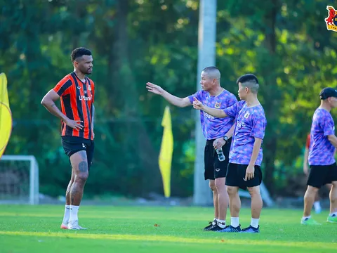 V.League 2025-2026: Tướng tài hay tướng tạm?