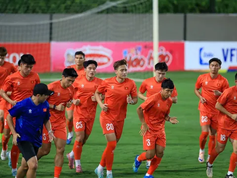ASEAN Cup 2026: Huấn luyện viên Kim Sang-sik dùng đội hình nào tiếp đón Campuchia?