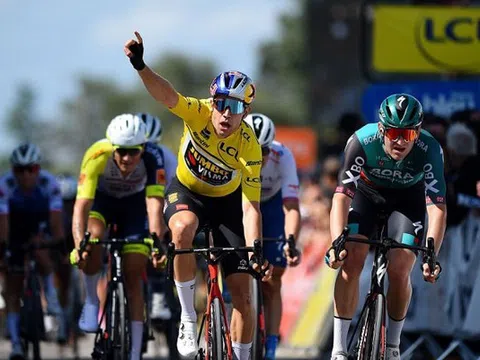 Wout van Aert thắng chặng 5 củng cố Áo vàng