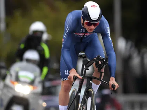 Mathieu van der Poel sẽ mặc áo gần 80 triệu đồng chạy cá nhân tính giờ tại Tour de France