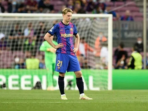 De Jong từ chối rời Barcelona