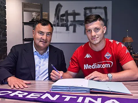 Real Madrid bỏ tiền túi để tống khứ Luka Jovic