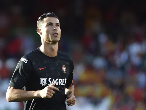 Cristiano Ronaldo phủ nhận thông tin gia nhập Sporting Lisbon theo dạng mượn