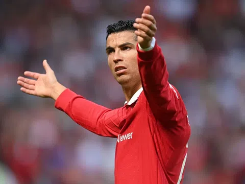 Thái độ và chiêu trò của CR7 khiến đồng đội bất bình