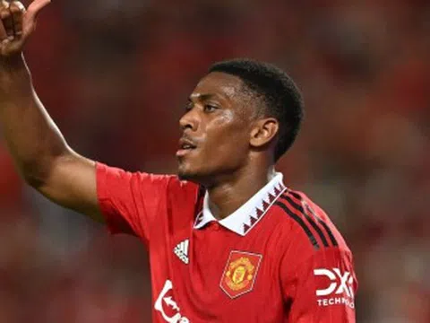 Anthony Martial tiếp tục gặp chấn thương