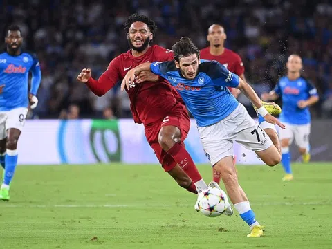 Napoli - Liverpool > 4-1: The Kop sụp đổ