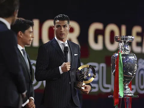 Ronaldo khẳng định muốn có mặt ở World Cup 2022 và EURO 2024