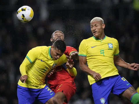 Thắng dễ Ghana, Brazil nối dài mạch bất bại