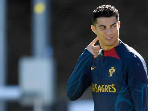 Ronaldo vẫn ra sân luyện tập với vết thương ở trên mặt